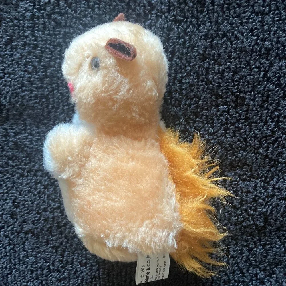 1978 Wallace Berrie & Co Brown Squirrel Plush
